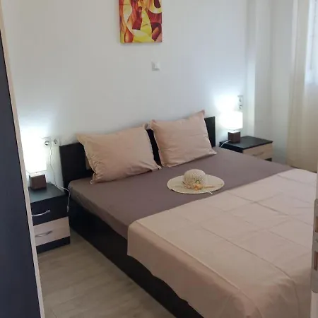 Apartment морска къща клеоники