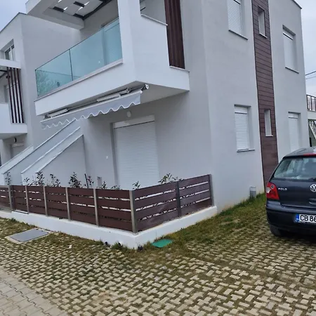 морска къща клеоники Apartment Ofrinion